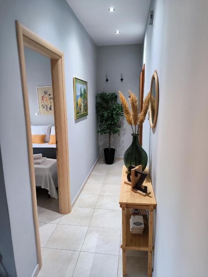 Zoe Apartment